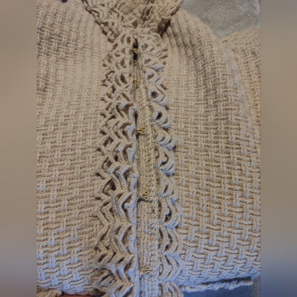 Oscar de la Renta Cashmere Sweater - Picture 9 of 9